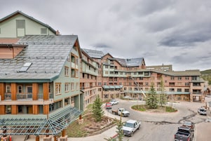 Condo, 2 Bedrooms | Exterior