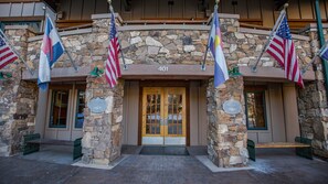 Exterior - Zephyr Slopeside - 1504 2 Bedroom Condo by RedAwning (Winter Park)