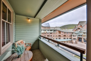 Condo, 2 Bedrooms | Property grounds