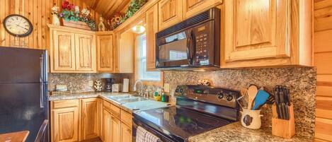 House, 1 Bedroom | Private kitchen