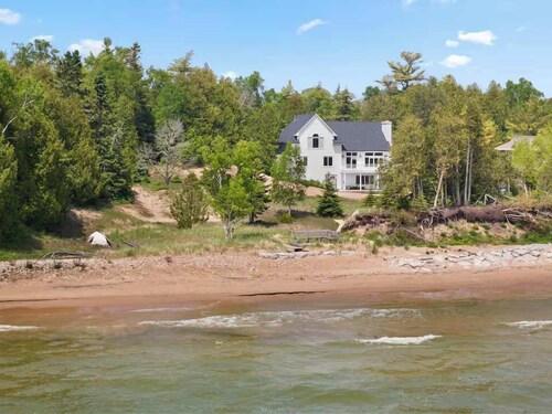 Stunning Lakefront 5BR 5000 sq ft Dune Alright