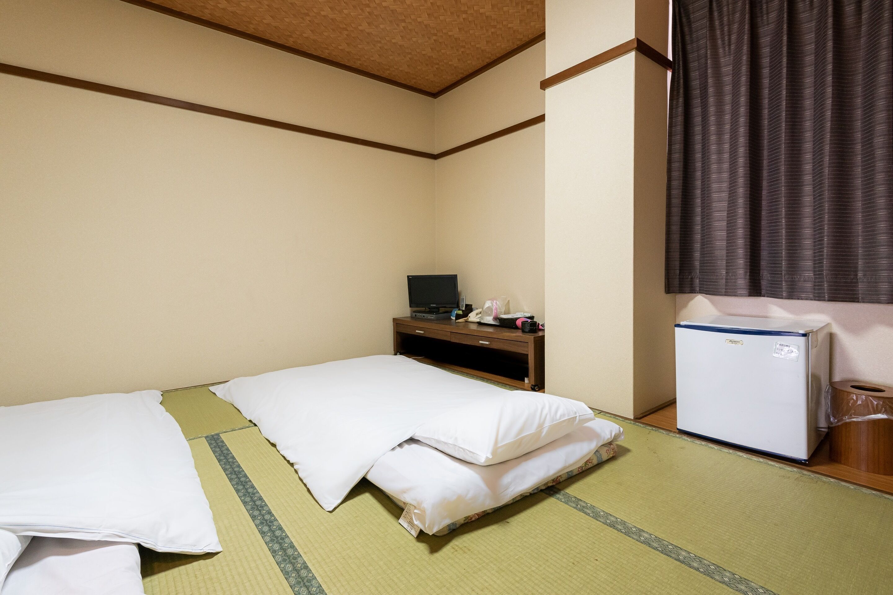 japanese room with shared bathroom - twin, smoking | 1 bedroom, free wifi
