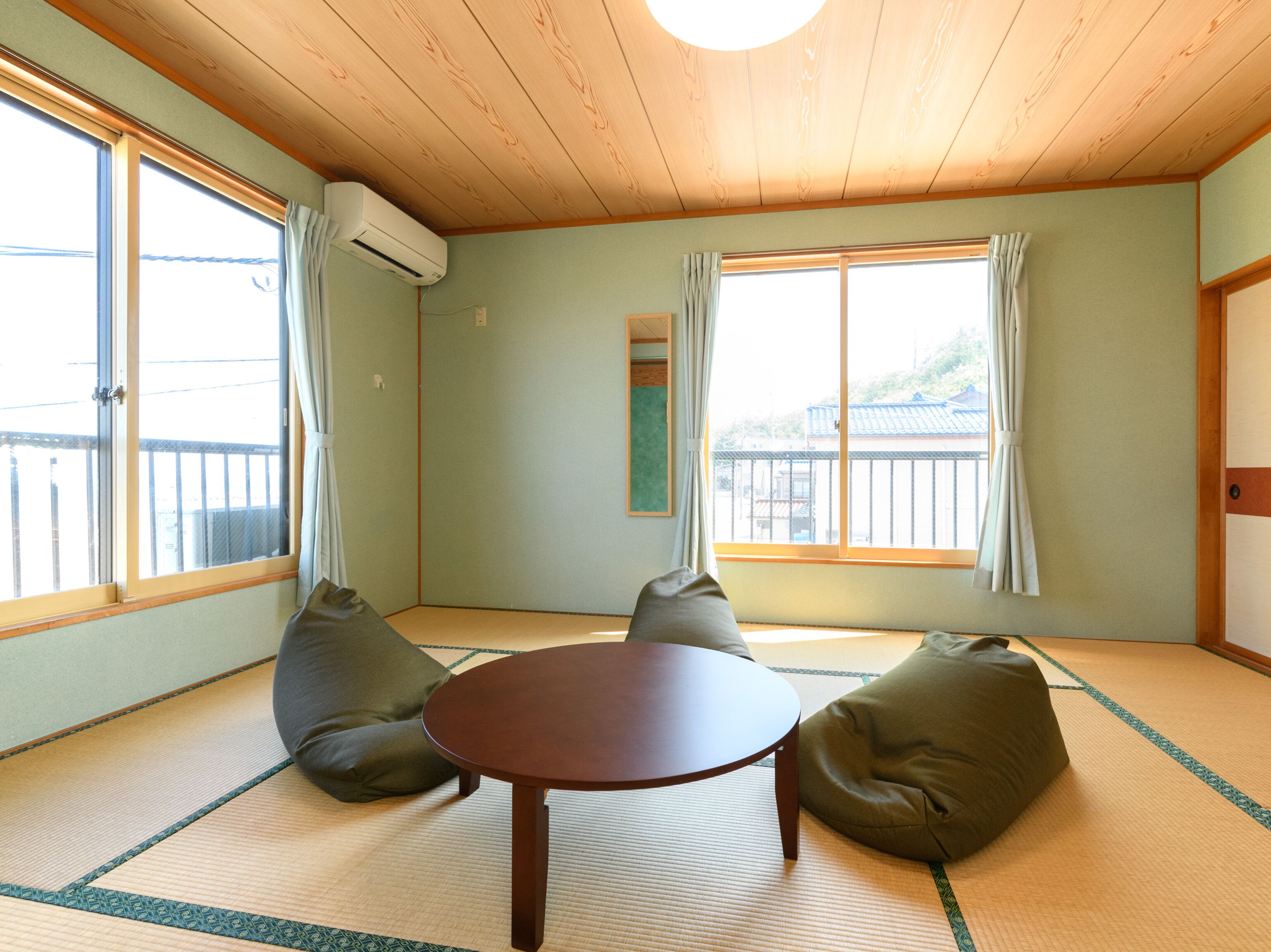 Japanese Style Quintuple Room with Shared Bathroom, Non Smoking | Desk, free WiFi, bed sheets