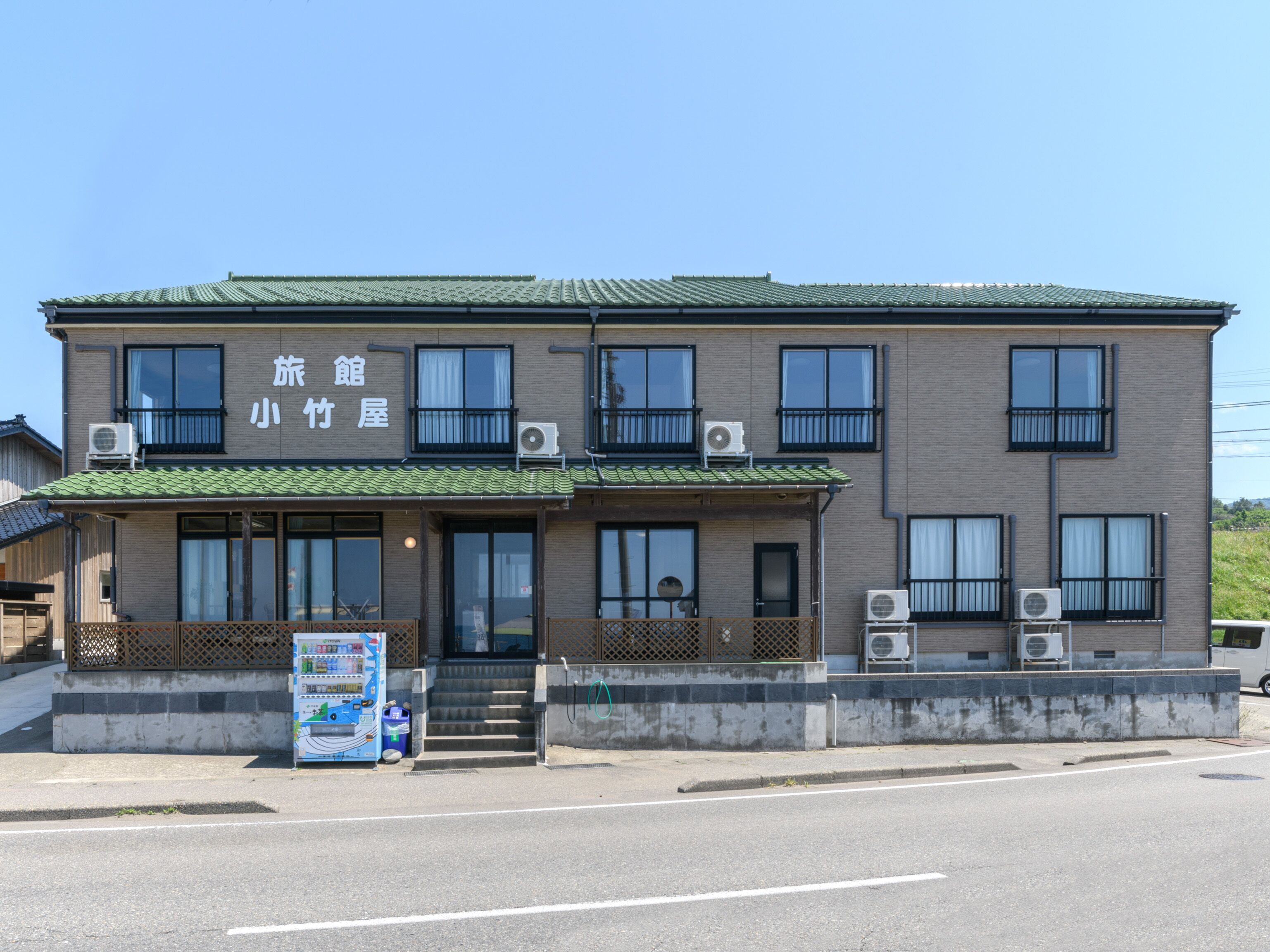 施設の正面