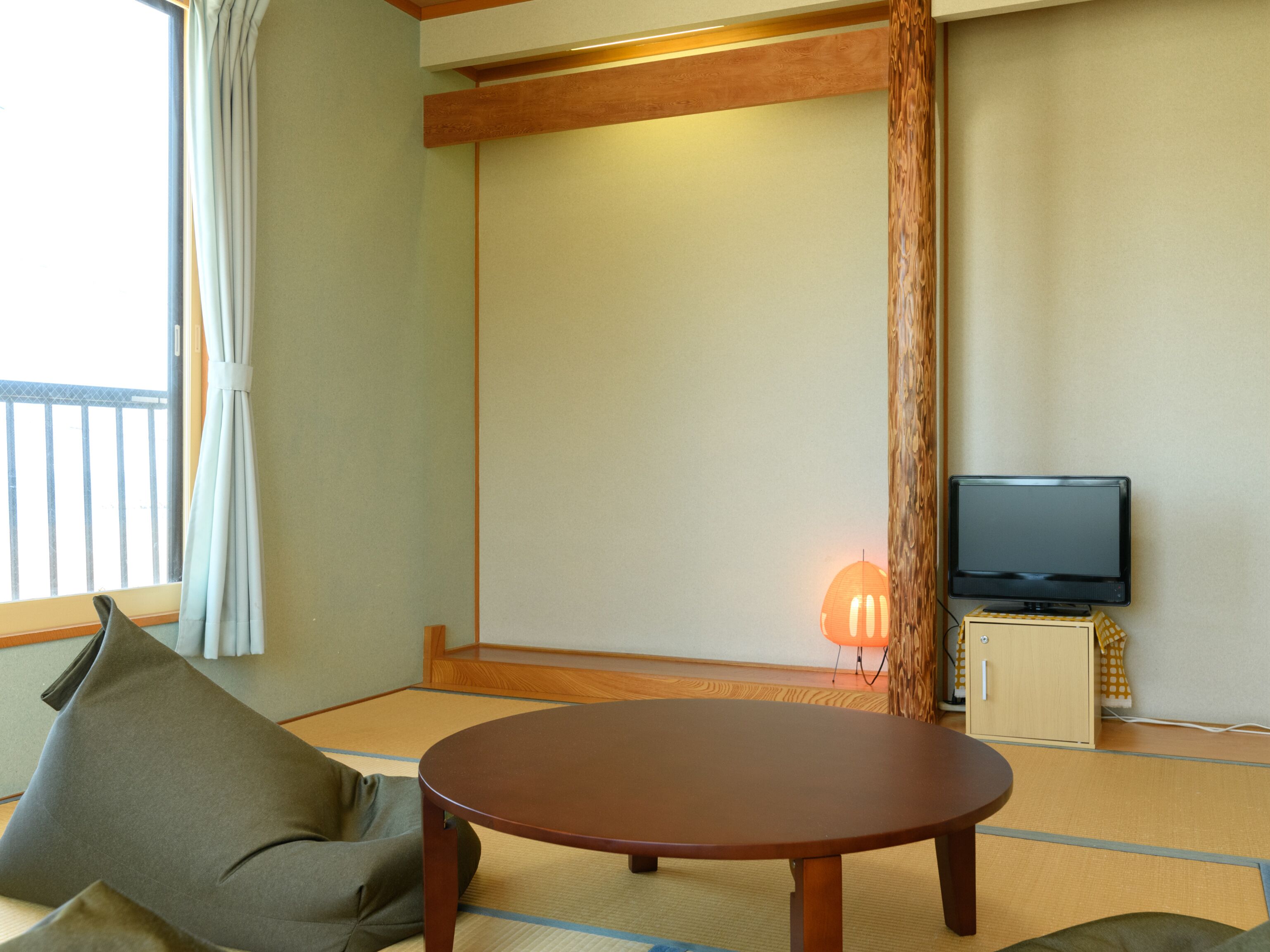 Habitación tradicional, para no fumadores (JP Style Quintuple, Shared Bathroom) | Escritorio, wifi gratis y ropa de cama 