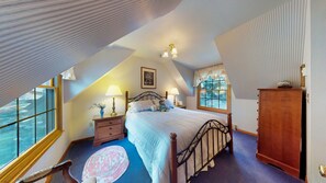 2 bedrooms, desk, iron/ironing board, free WiFi