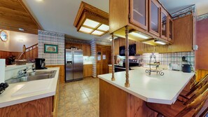 Fridge, microwave, oven, stovetop - Quiet and relaxing home near the national park. (ESTES PARK)