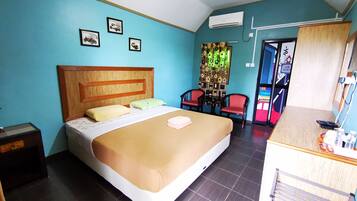 Free WiFi, bed sheets