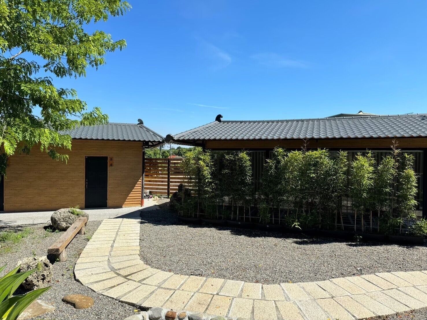 Sauna, hot tub, steam room, hot springs/mineral springs