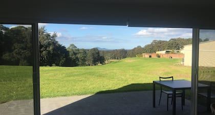 Privacy space comfort
Looking at visiting Bundanon? Uwannavu @Tapitallee Lodges