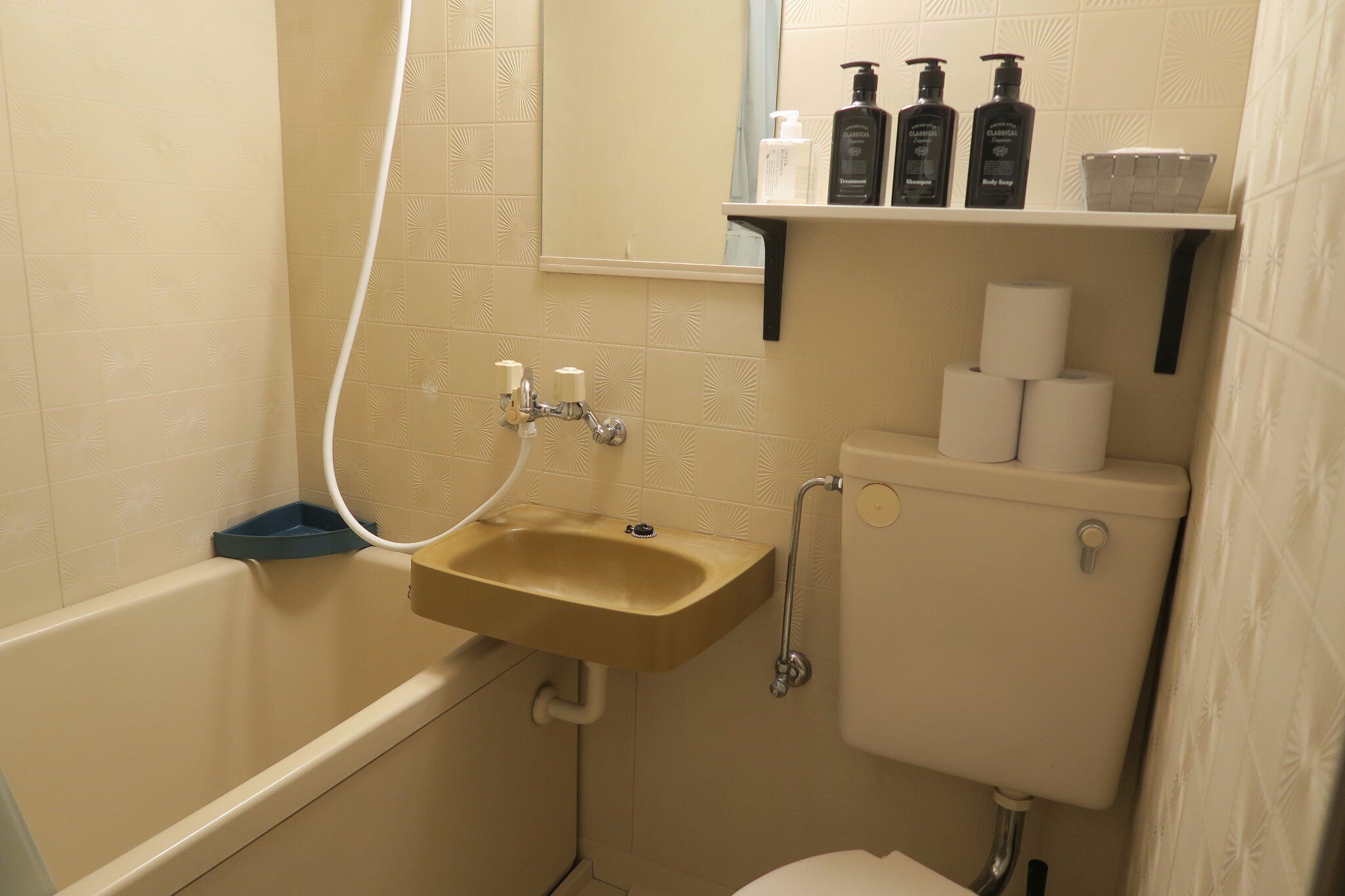 Hair dryer, towels