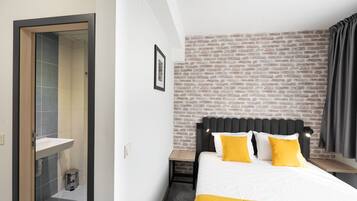 Standard Double Room | Minibar, desk, soundproofing, iron/ironing board
