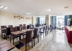 Daily buffet breakfast (CNY 28 per person) - Guangzhou Impression Business Hotel (Guangzhou)