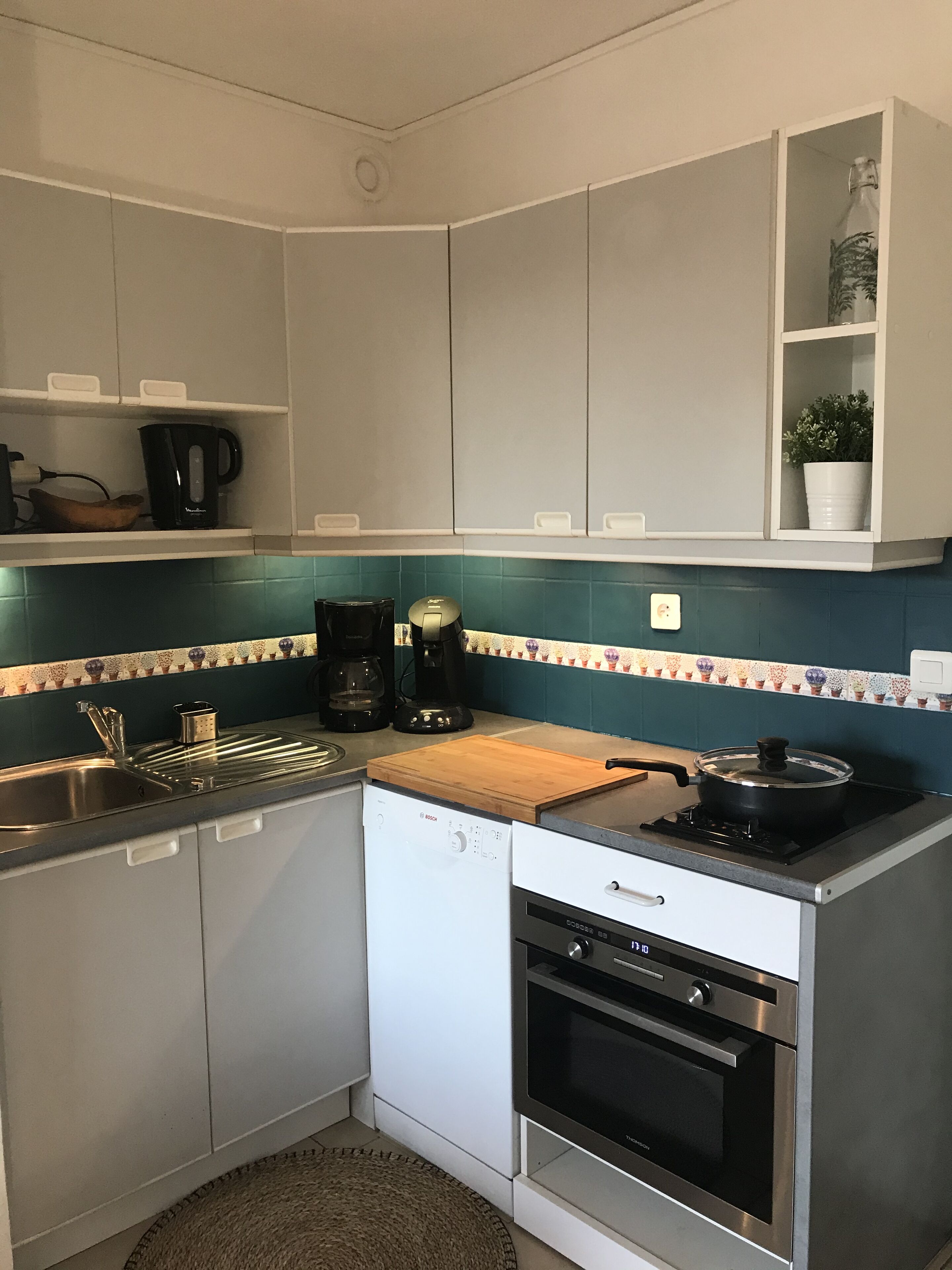 Apartment in the heart of the village 100 m from the beach with parking