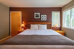 2 slaapkamers, een strijkplank/strijkijzer, gratis wifi, beddengoed