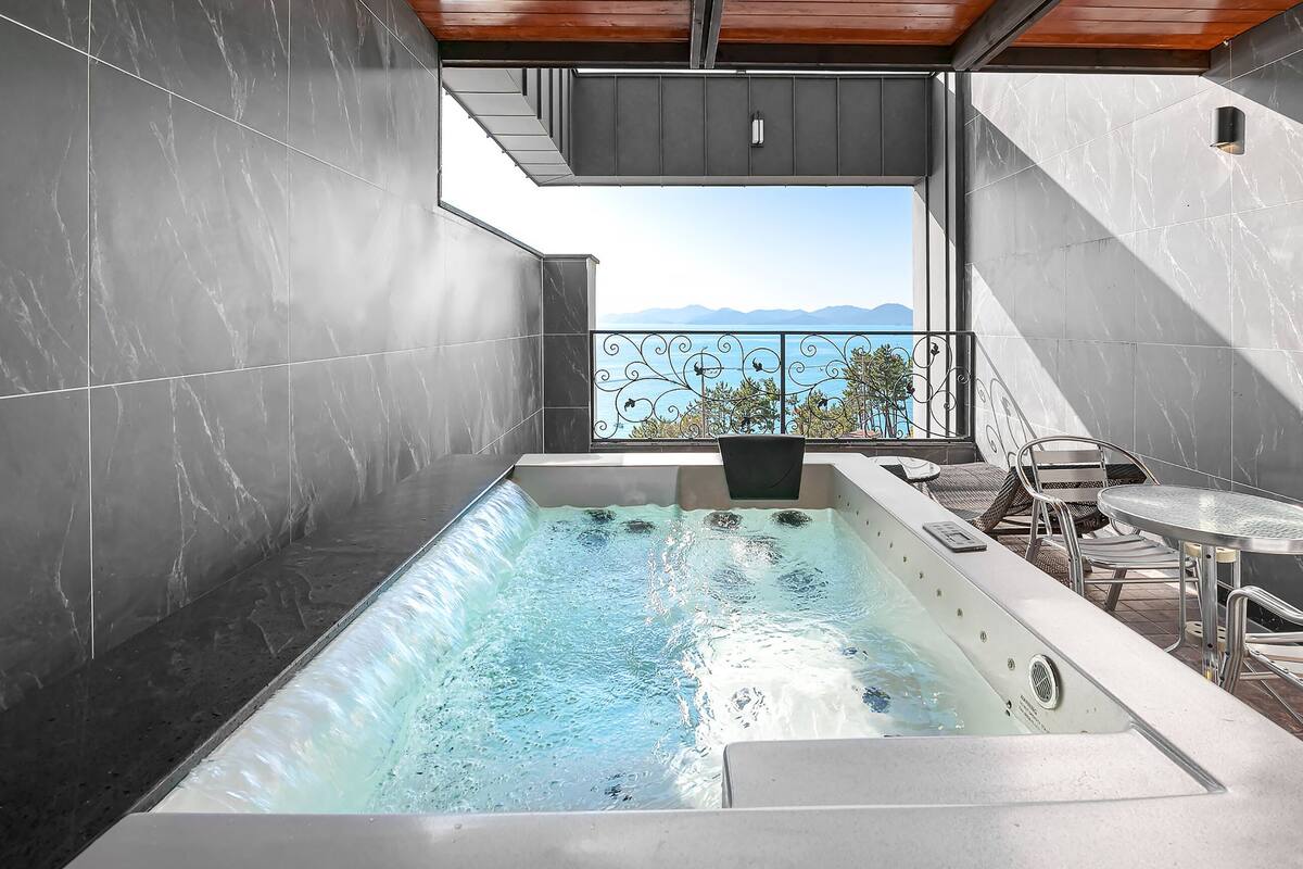 private spa tub