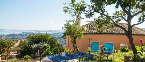 Cottage | Beach/ocean view