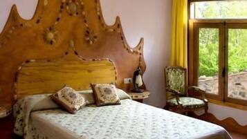 1 bedroom, bed sheets