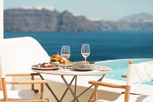 Armenaki Residence with Infinity Pool | In-room dining