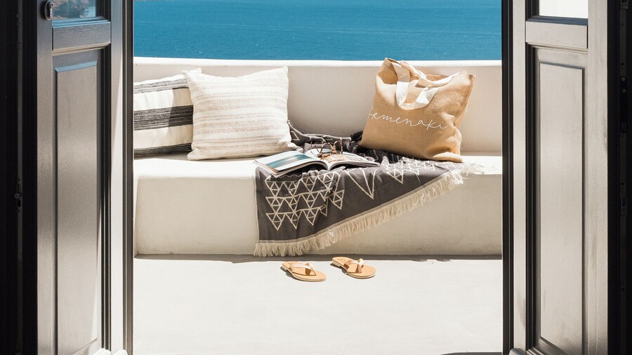 Armenaki - Adults Only