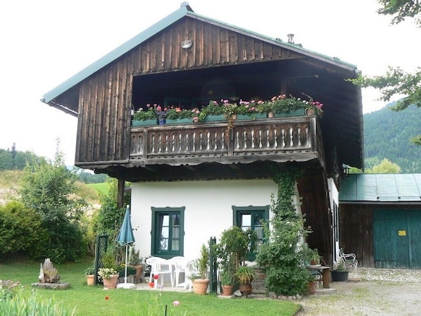 Exterior - Vacation apartment with park-like garden in a central location (Altaussee)