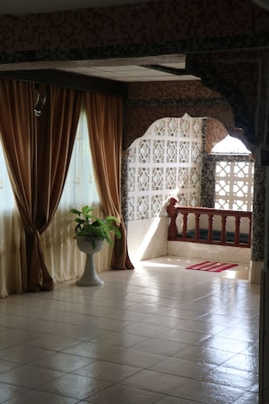 Interior. Al Djadid