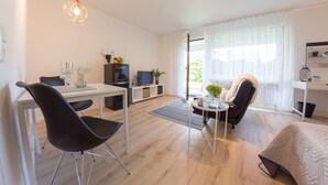 Unclassified image, 5 of 14, button - Holiday Apartment Achalm Sonnenterrasse (Reutlingen)