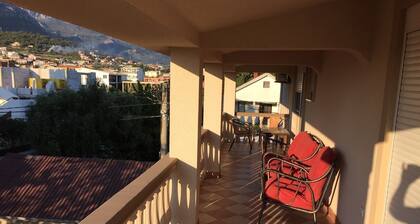 Suitable 2 BDR Apartment 5 minutes From The Beach