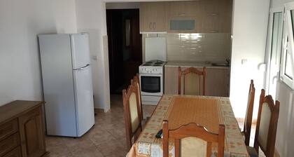 Suitable 2 BDR Apartment 5 minutes From The Beach