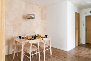 Apartment, 2 Bedrooms | In-room dining