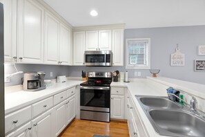 غسالة أطباق، ماكينة لصنع القهوة/الشاي، مستلزمات طهي/أطباق/أوعية