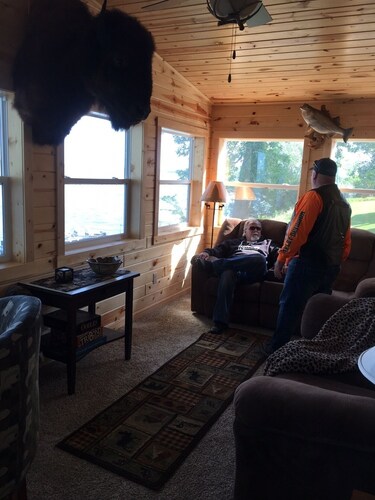 Beautiful cabin on Lake Osakis 3 bedroom, 1 bath. Great fishing lake