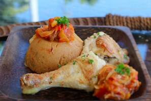 Alimentos y bebidas