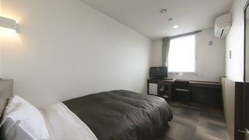 1 bedroom, desk, free WiFi, bed sheets