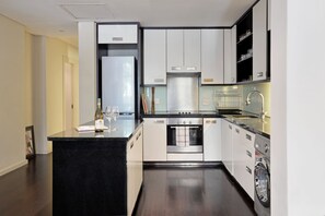 Lägenhet - 2 sovrum | Eget kök | Kylskåp, mikrovågsugn, ugn och spishäll