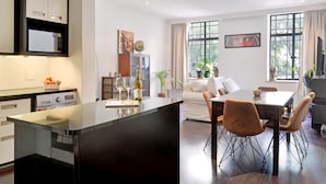 Apartment, 2 Bedrooms | In-room dining - Mandela Rhodes (Cape Town)