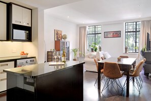 Apartment, 2 Bedrooms | In-room dining - Mandela Rhodes (Cape Town)
