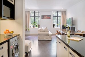 Lägenhet - 2 sovrum | Eget kök | Kylskåp, mikrovågsugn, ugn och spishäll