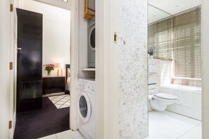 Bathroom - 307 Market House (Cape Town)