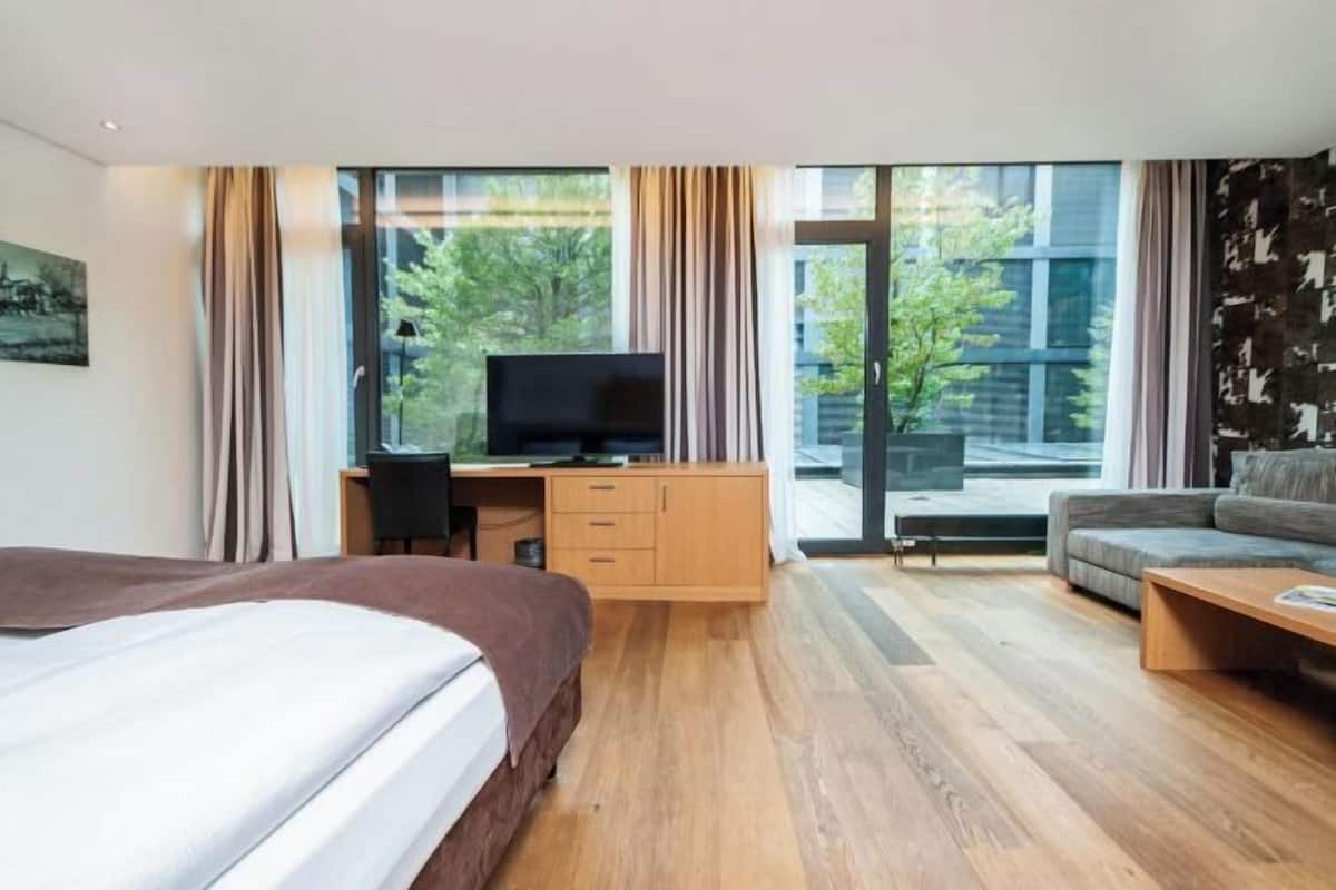 In-room safe, desk, blackout drapes, soundproofing