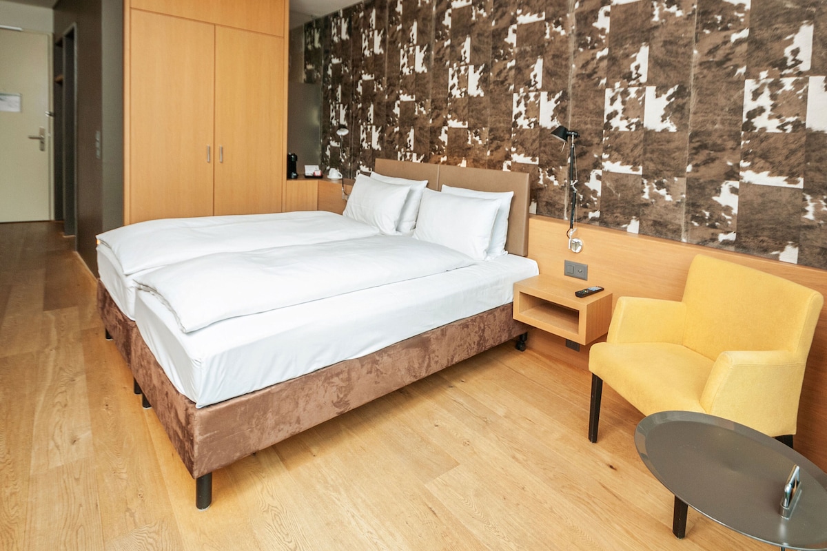 In-room safe, desk, blackout curtains, soundproofing
