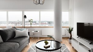 Deluxe Apartment (1) | Laptop workspace, soundproofing, iron/ironing board, WiFi (free) - SleepWell Apartments East (Helsinki)