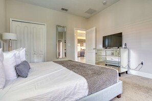 3 室のベッドルーム、WiFi (無料)、ベッドシーツ