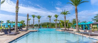 3BR Home Near Legoland & Disney | Pool, Game Room, Balmoral Resort Amenities | Pet-Friendly