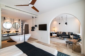 Apartamento superluxo, 1 quarto, sacada, vista para o mar (Free Access to AquaHouse & Beach) | Vista do quarto
