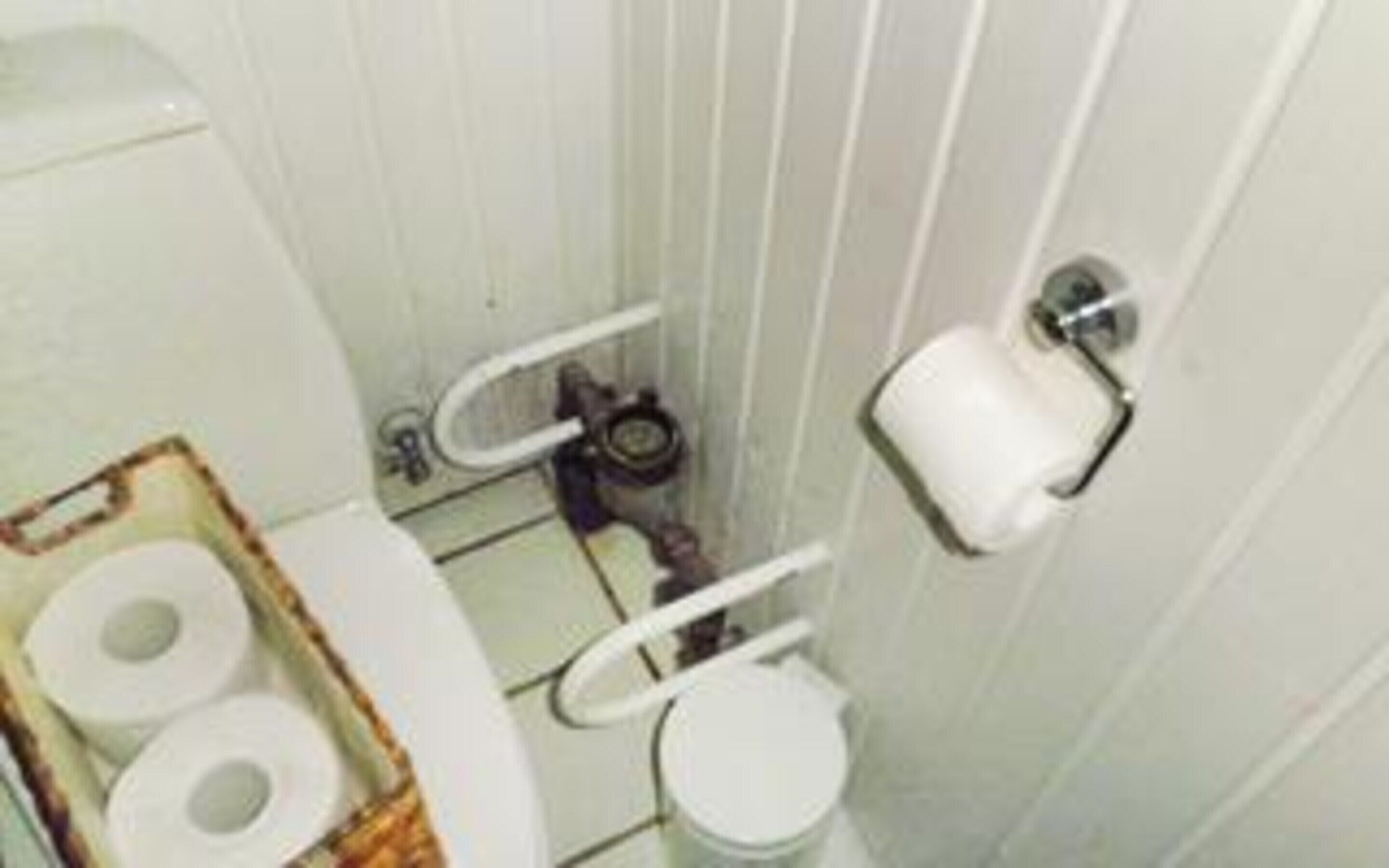 House | Bathroom
