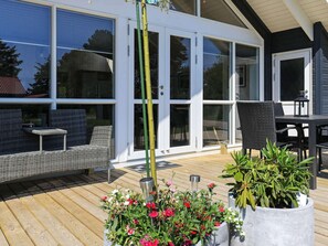 Outdoor dining - 12 Person Holiday Home in Blavand (Blavand)