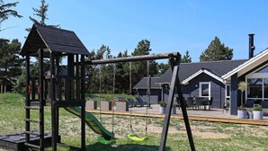 House | Children’s area - 12 Person Holiday Home in Blavand (Blavand)
