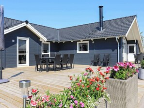 Outdoor dining - 12 Person Holiday Home in Blavand (Blavand)