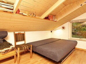 2 Schlafzimmer, Babybetten